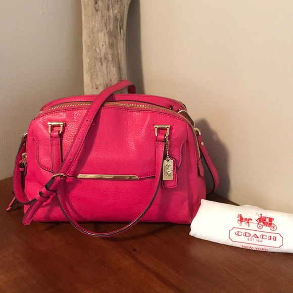 Coach Handbags - ⭐️ COACH Pink Pebbled Leather Bag